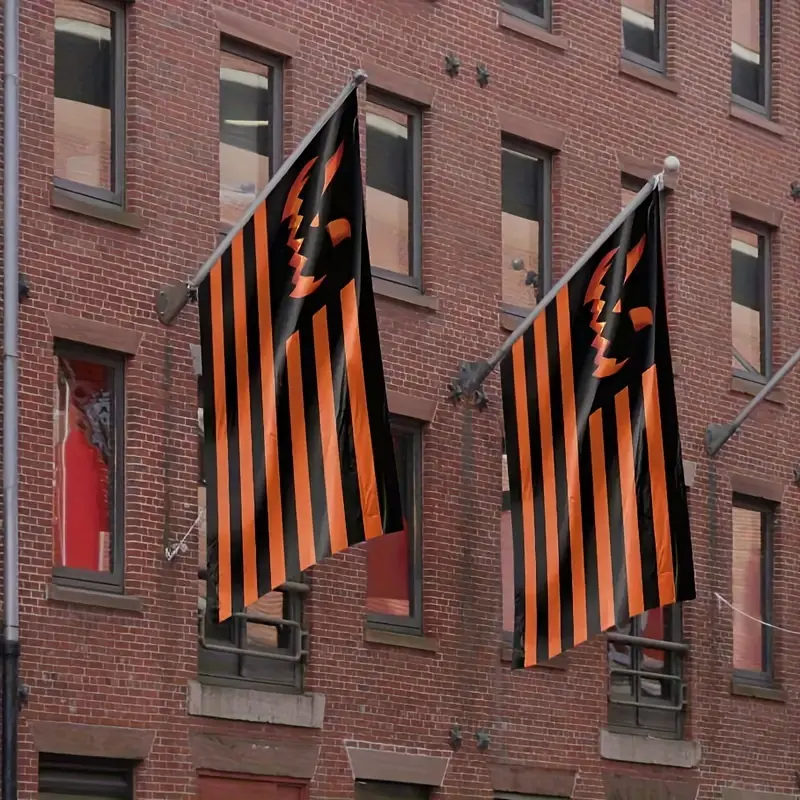 Halloween Pumpkin Stripe Garden Flag – Spooky Jack-O’-Lantern Porch Yard Banner Decor