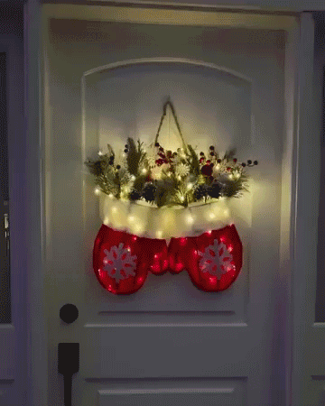 🔥 Sparkling Christmas Mitten Wreath