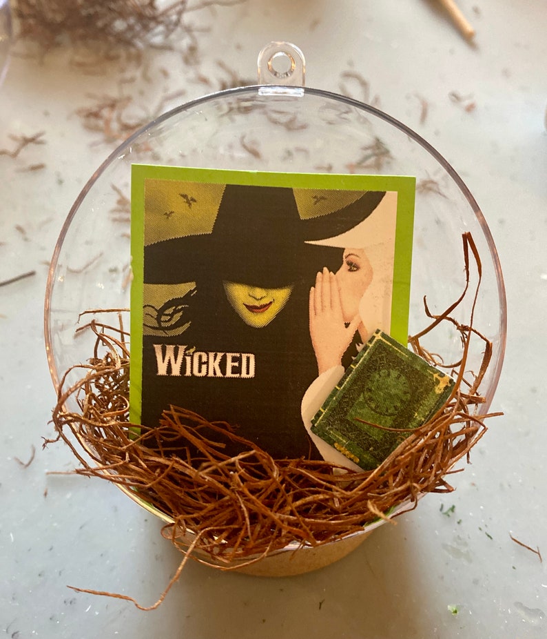 🧹Wicked Movie Christmas Ornament